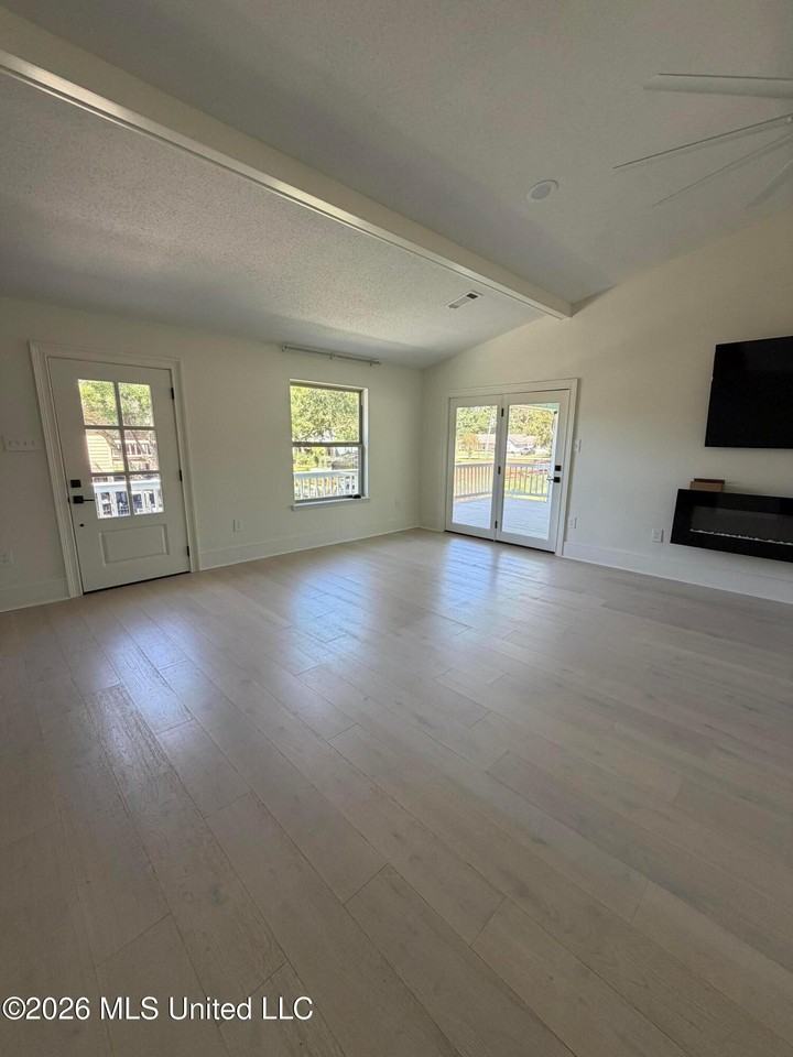 11562 Otto Ave - Photo 5 of 36