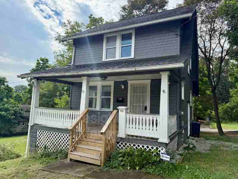 692 W Thornton St - Photo 2 of 19
