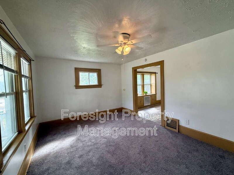 692 W Thornton St - Photo 6 of 19