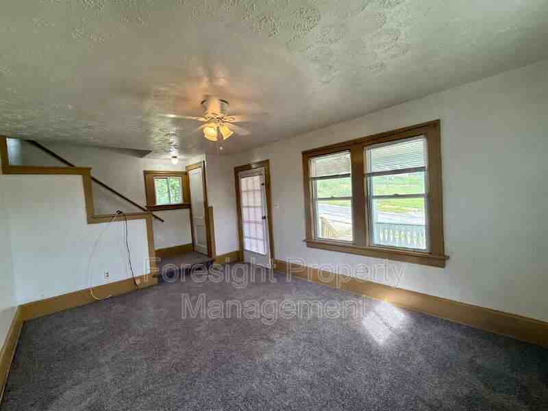 692 W Thornton St - Photo 7 of 19