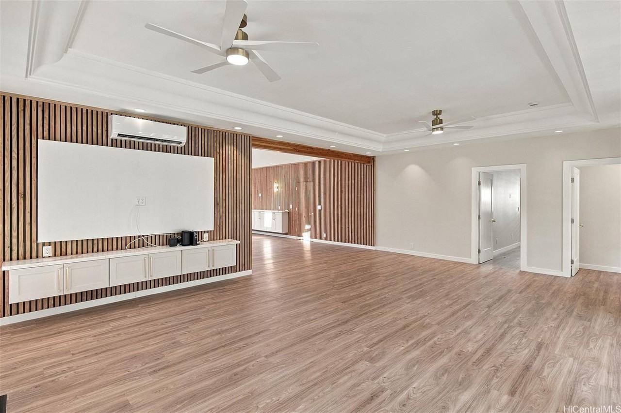 814 Kealaolu Ave - Photo 7 of 24