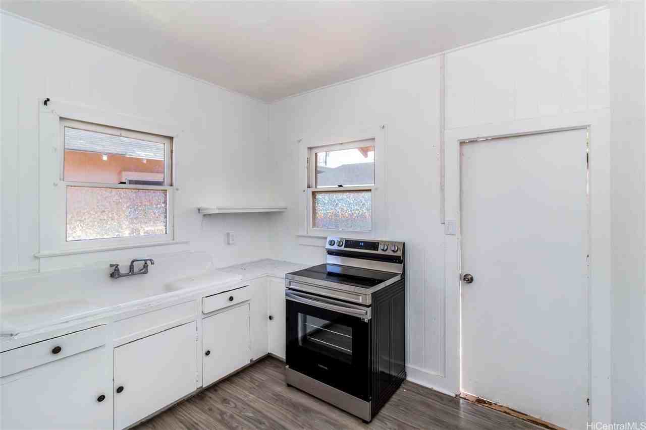 1746 Citron St #C - Photo 7 of 9