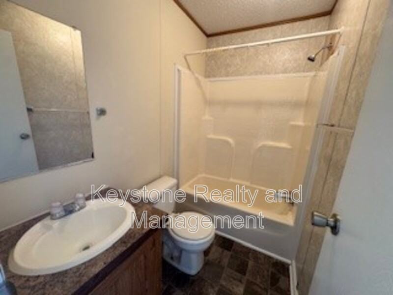 805 Monroe Ln - Photo 3 of 10