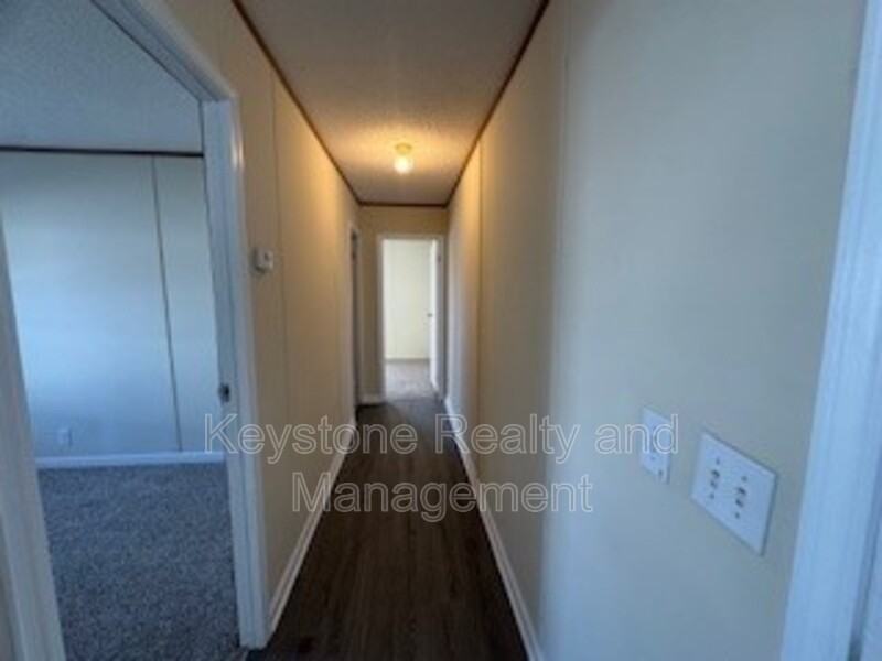 805 Monroe Ln - Photo 5 of 10