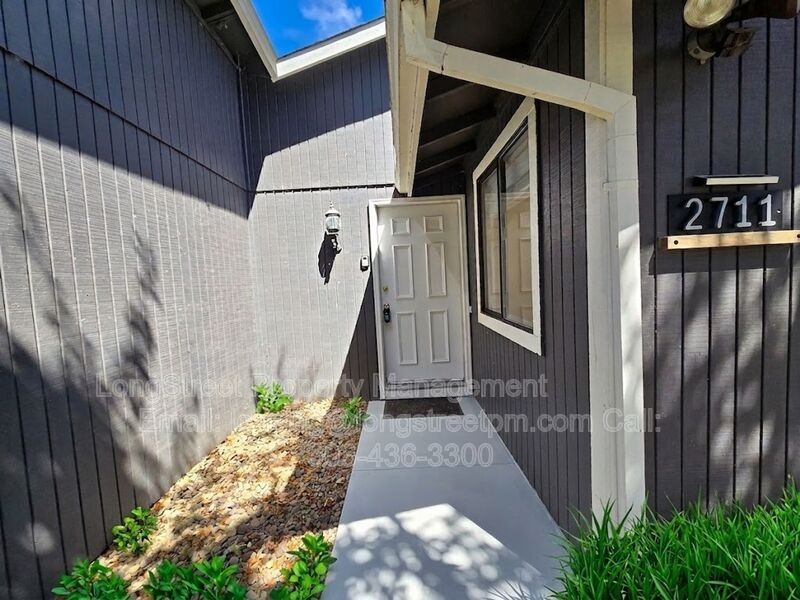 2711 Newton St - Photo 2 of 37