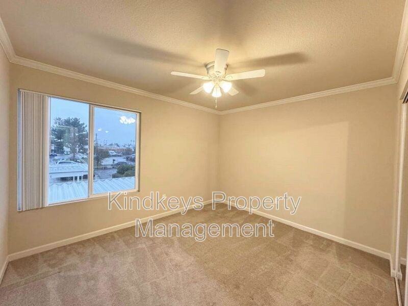 754 Florida St - Photo 3 of 10