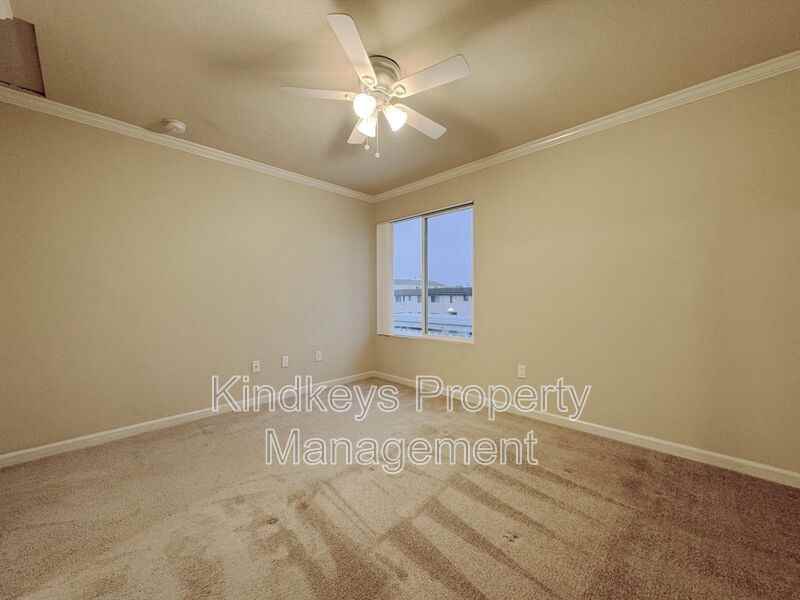 754 Florida St - Photo 5 of 10