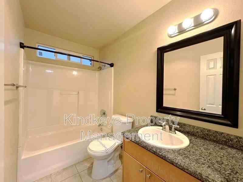 754 Florida St - Photo 7 of 10