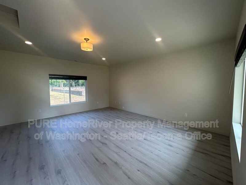 208th St E #5111 - Photo 3 of 33