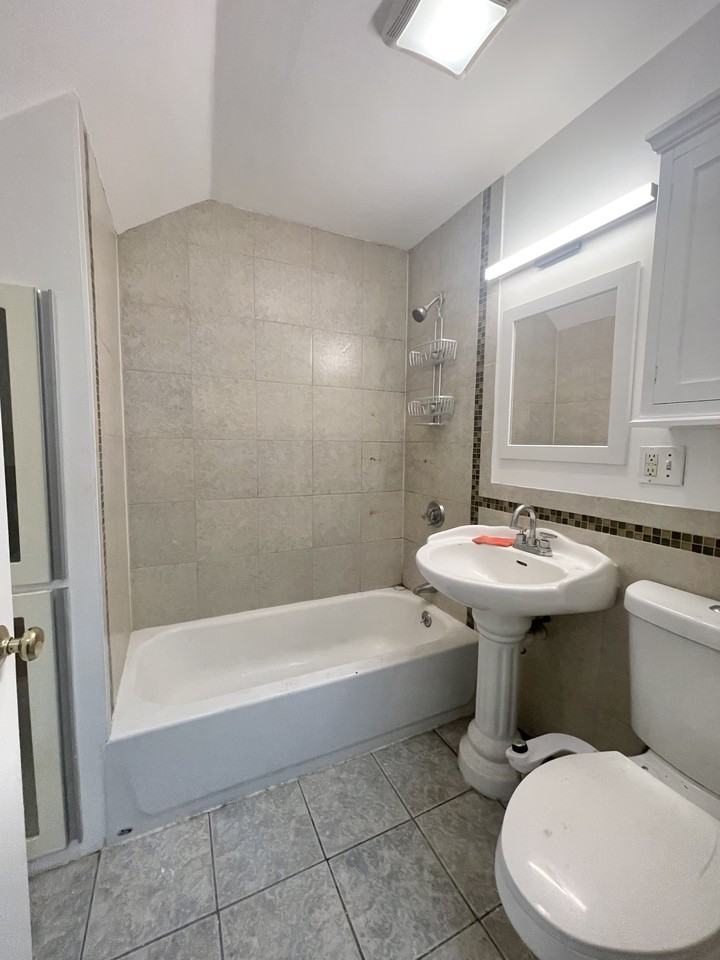 27 Bigelow St #1 - Photo 6 of 18