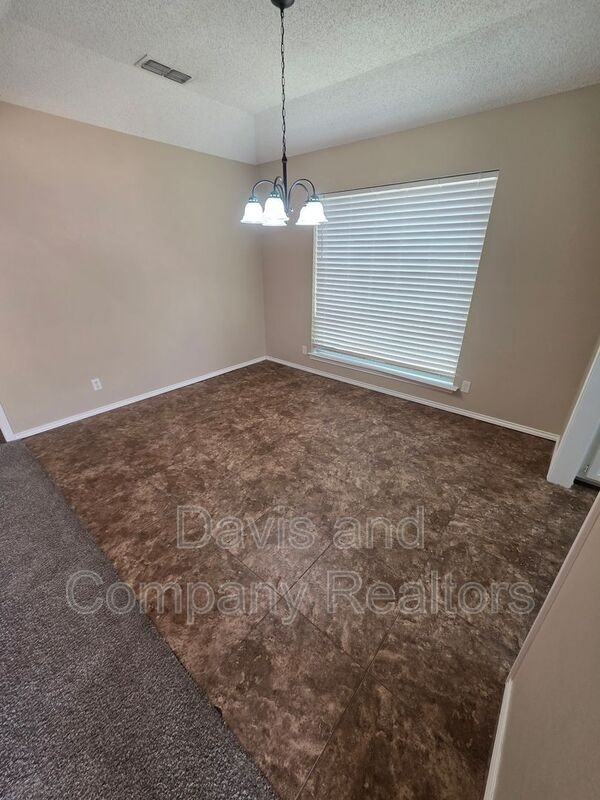 5304 Brazos Ct - Photo 6 of 32