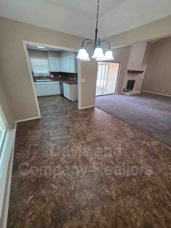 5304 Brazos Ct - Photo 7 of 32