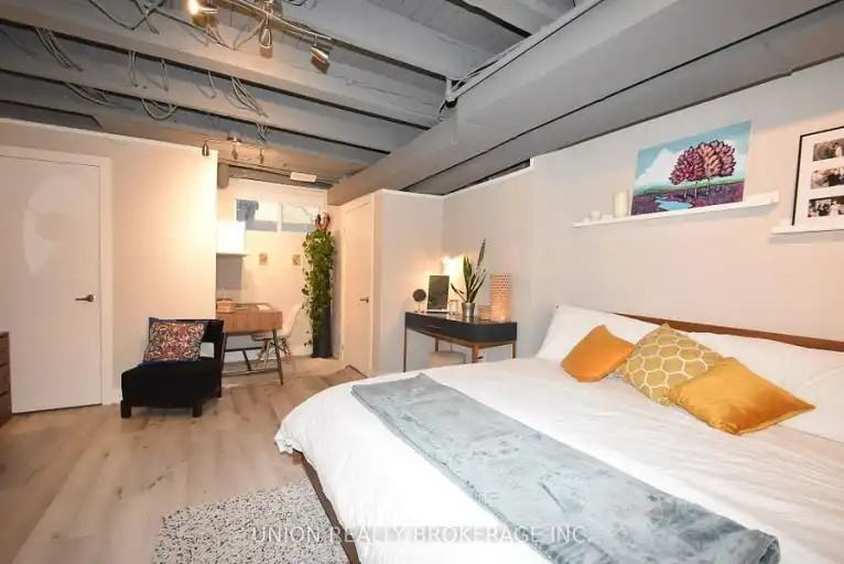 66 Lansdowne Ave #1 - Photo 4 of 15