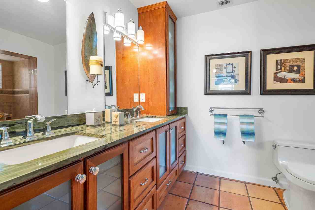 2330 Ne 48th St - Photo 5 of 50