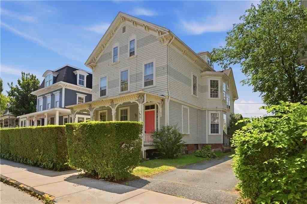 15 Ayrault St ##1