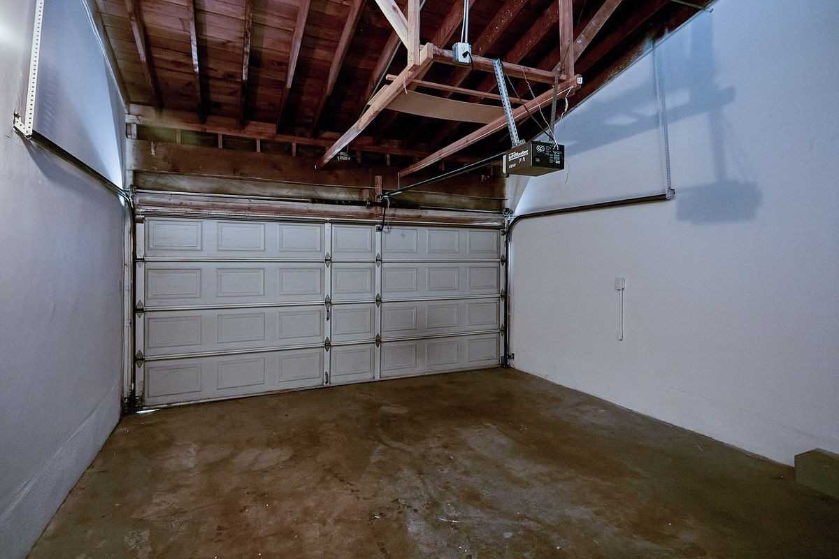 2656 Fairway Ave - Photo 7 of 34