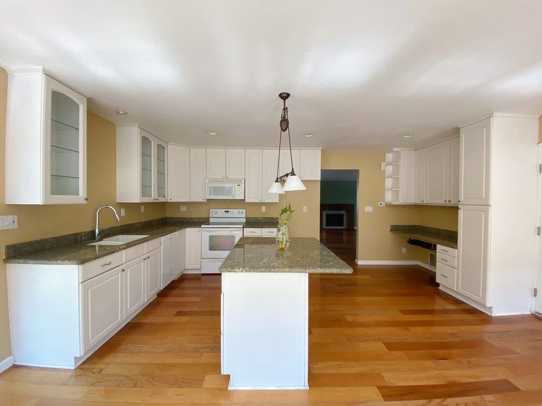 2141 Elderway Dr - Photo 3 of 18