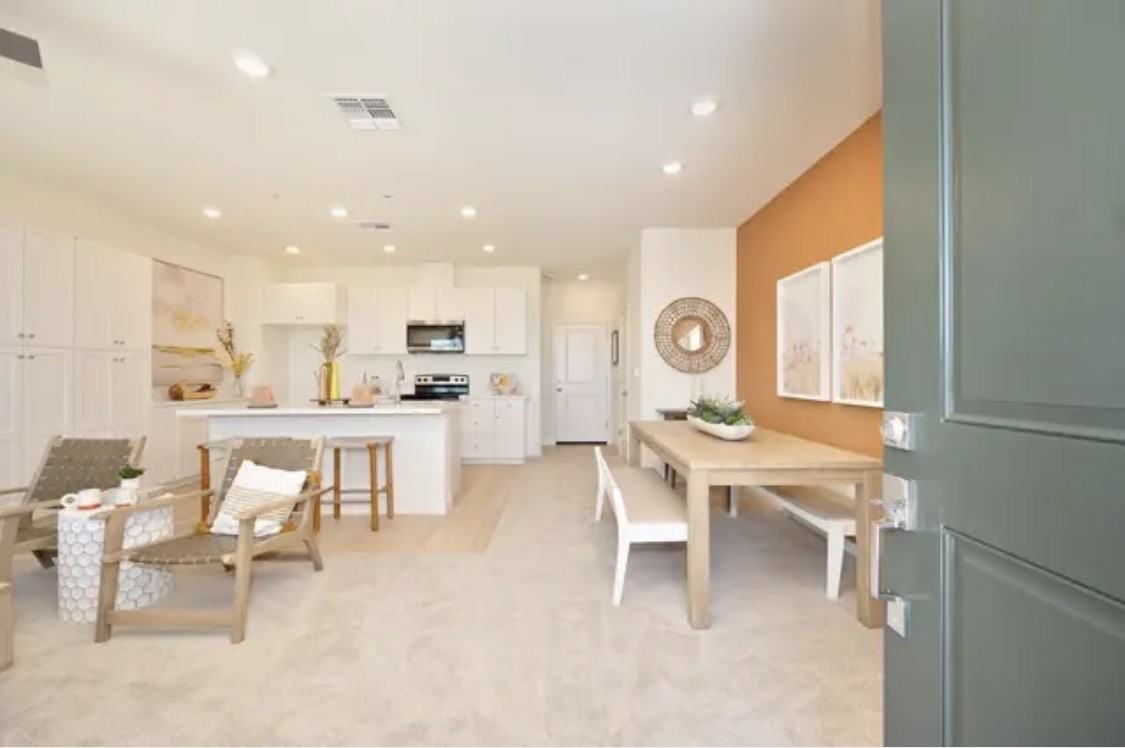1733 Grand Breeze Ln #1 - Photo 4 of 20
