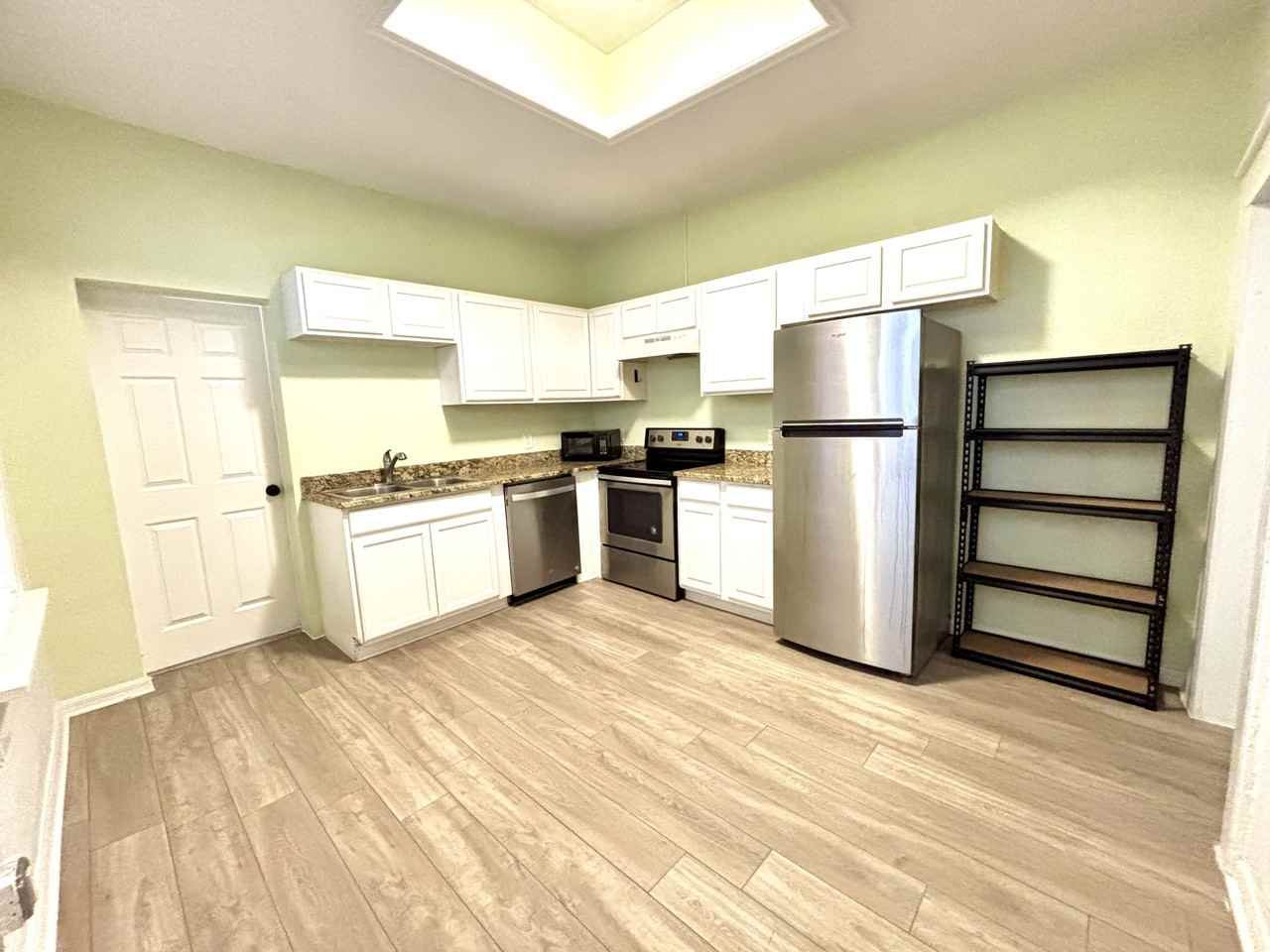 2906 W Chestnut St #A - Photo 6 of 12