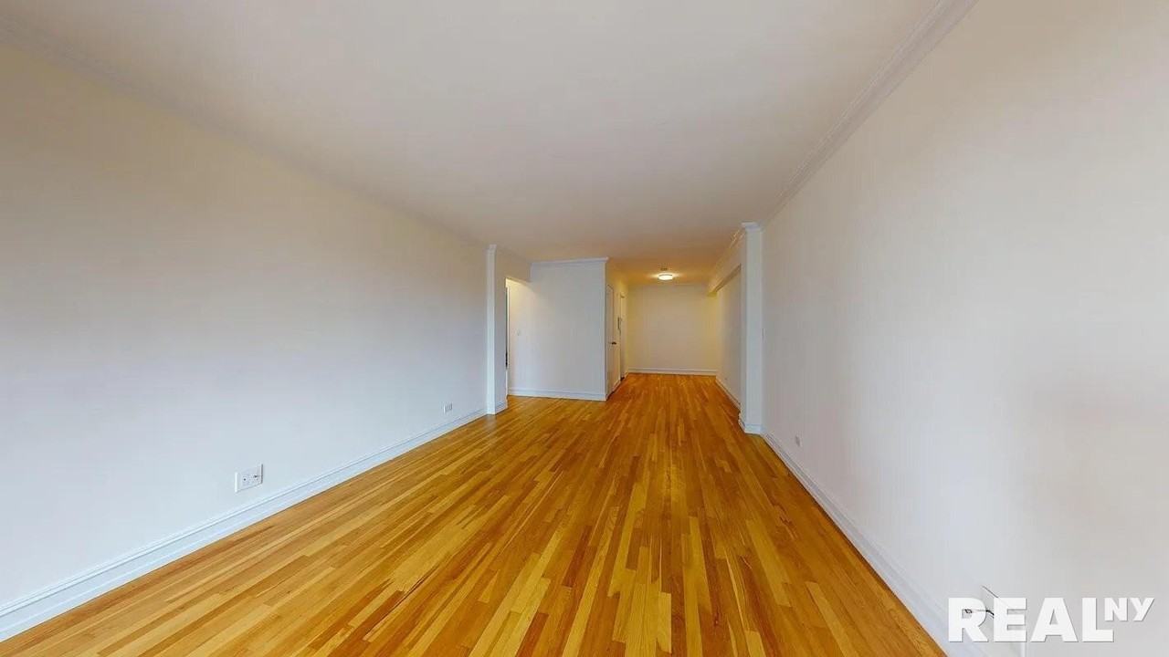 W 13th St #6J - Photo 2 of 3