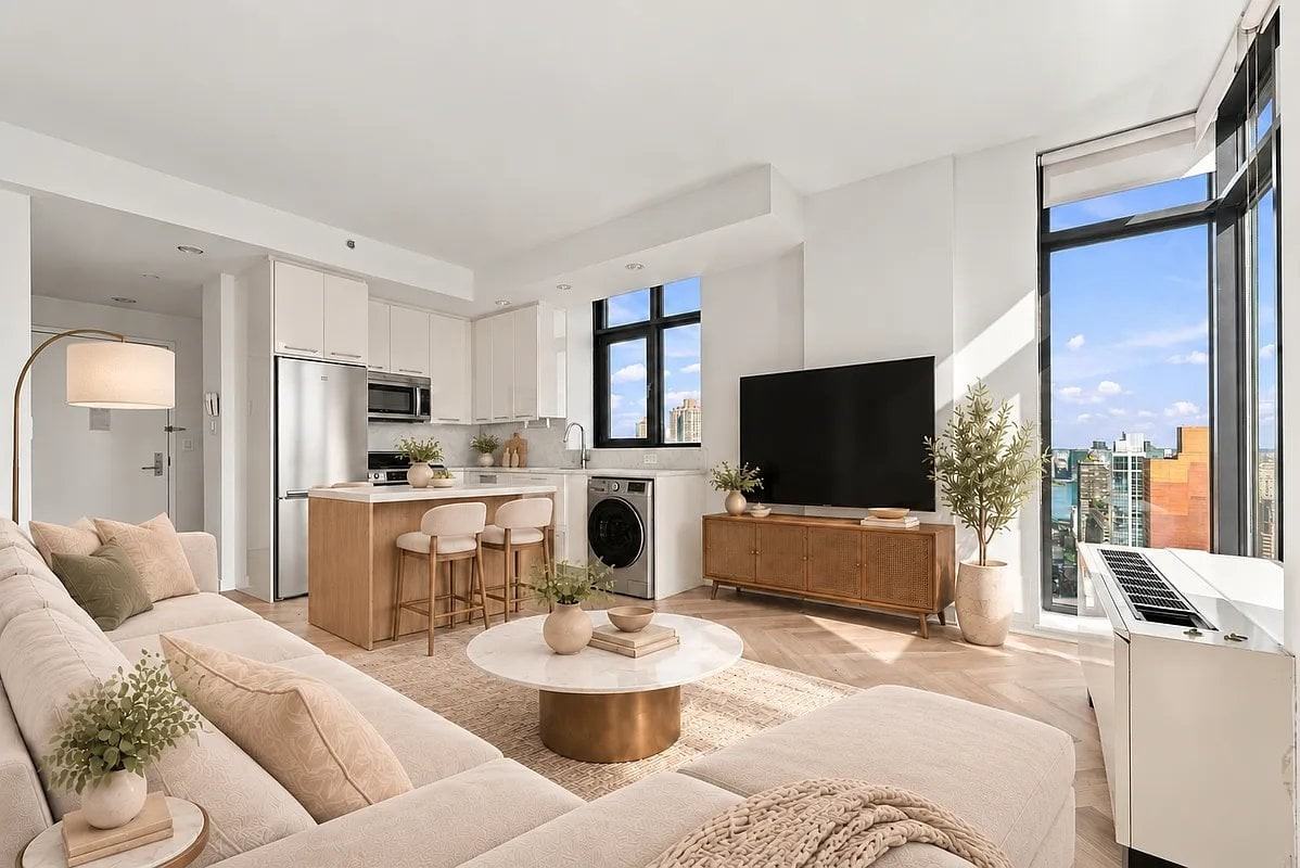 49 E 34th St #35B