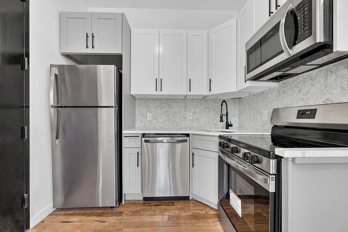 474 Suydam St #2FT - Photo 7 of 10