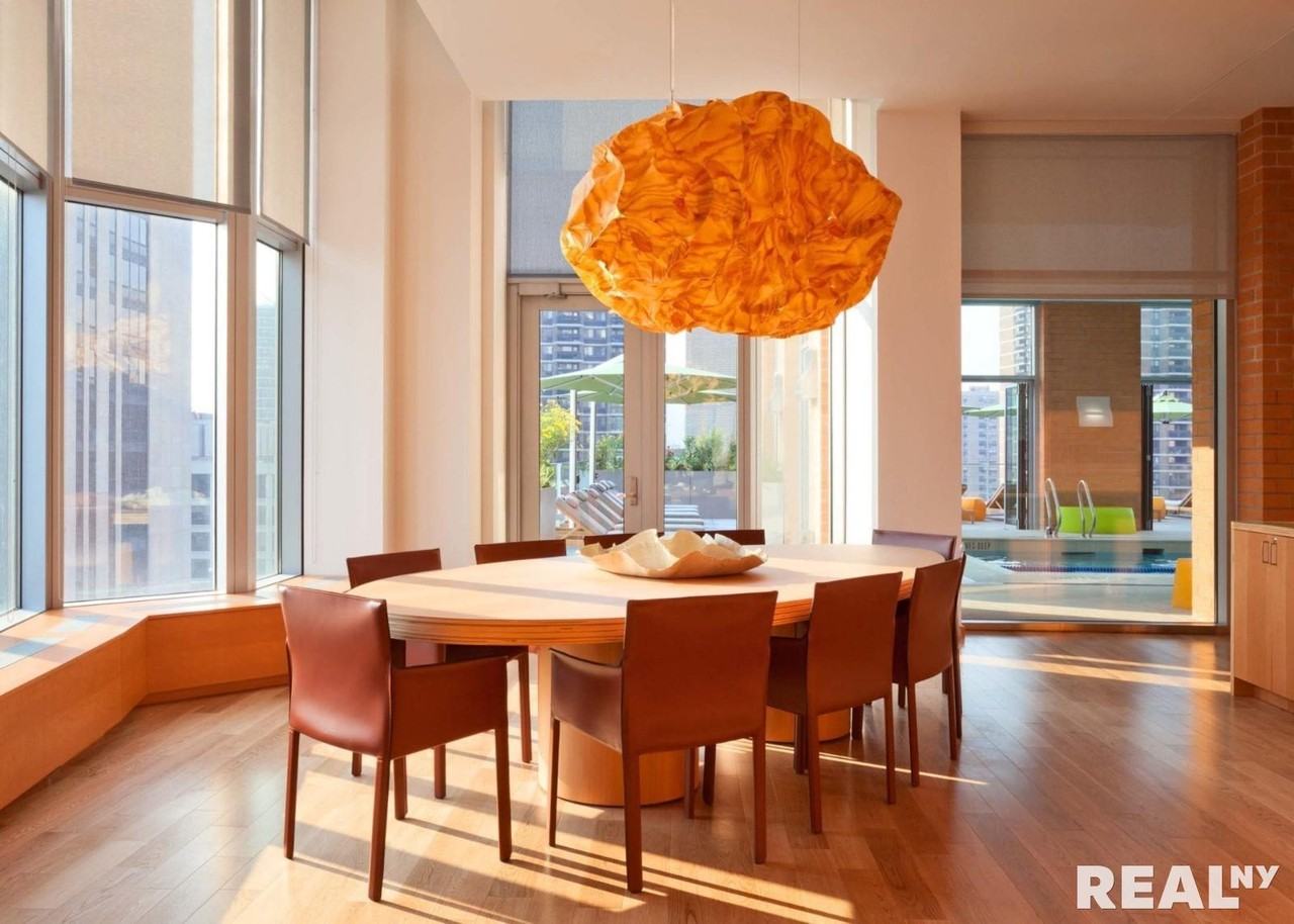 Spruce St #38K - Photo 5 of 5