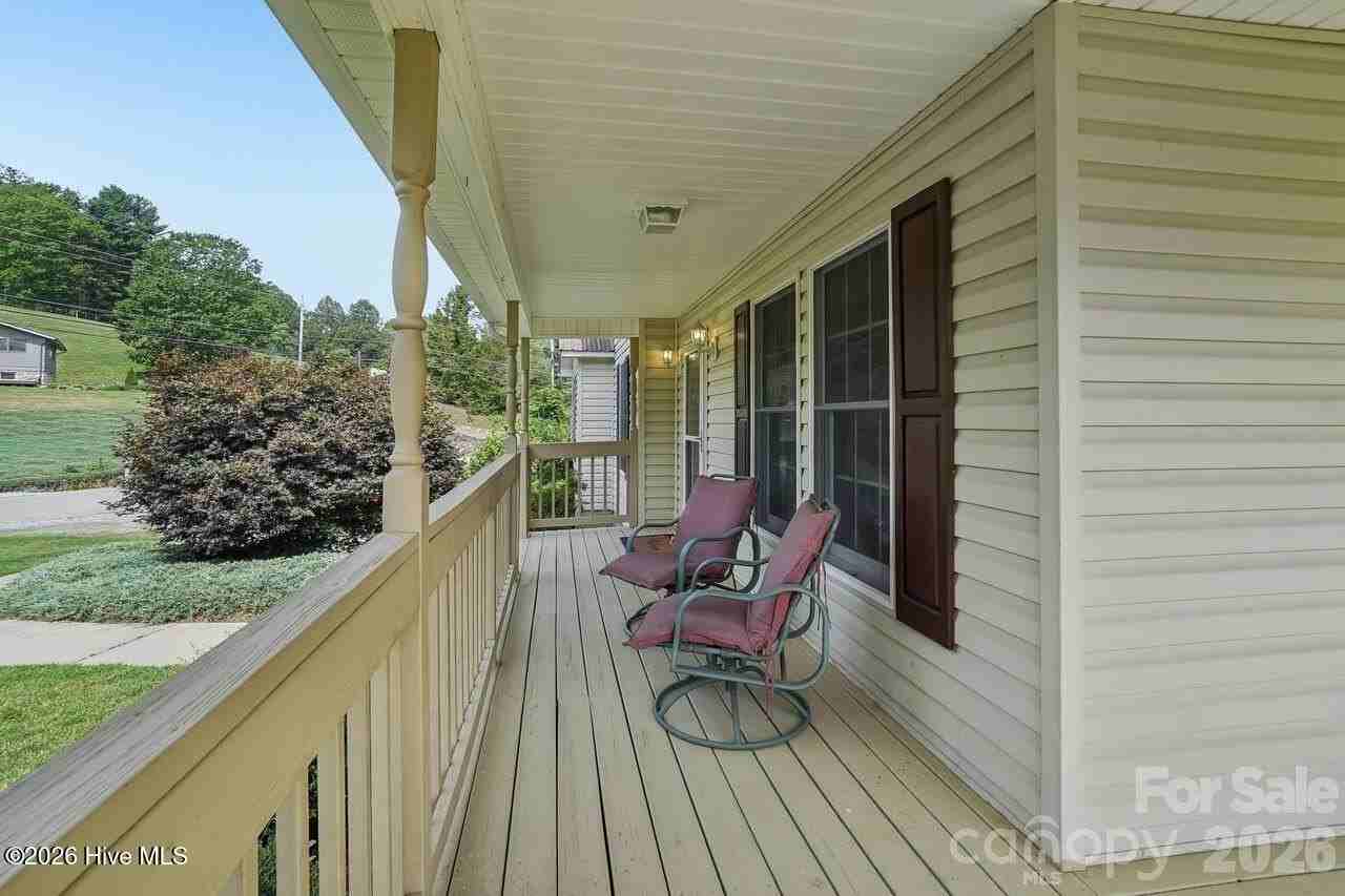 410 Crawford Rd - Photo 5 of 29
