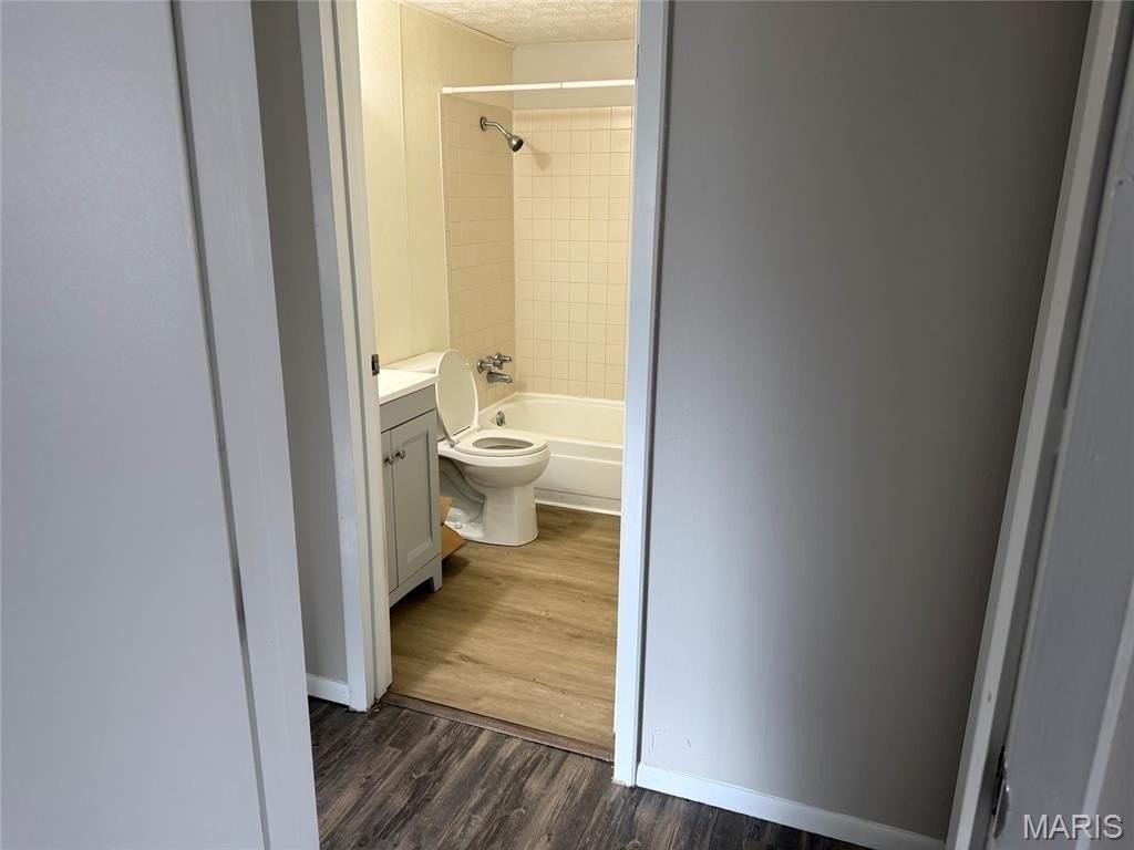 260 E Acton Ave #C - Photo 6 of 8