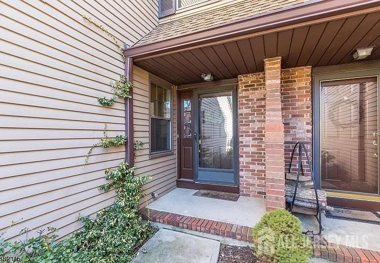 86 Bayberry Dr - Photo 2 of 16