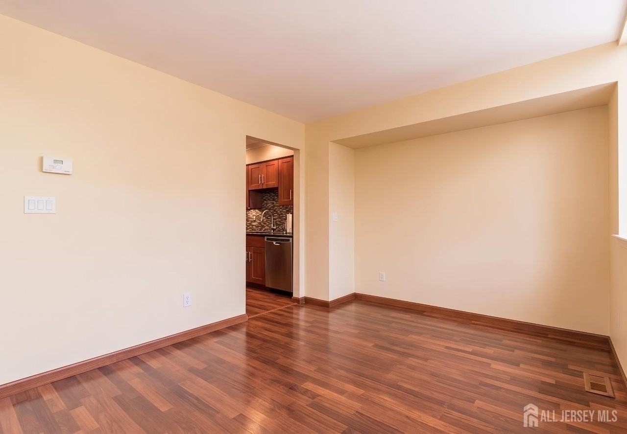 86 Bayberry Dr - Photo 4 of 16