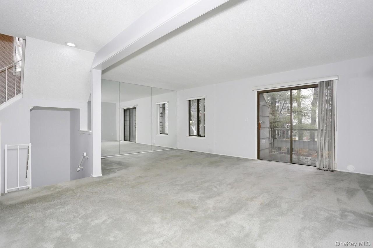 161 Treetop Cir #161 - Photo 6 of 37