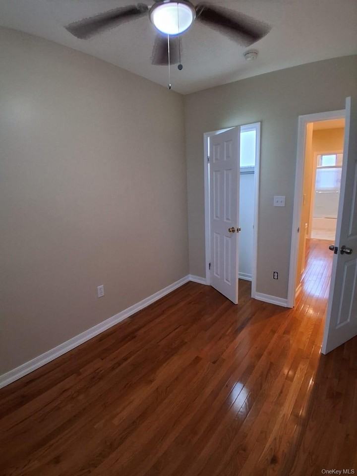 11551 203rd St - Photo 5 of 12