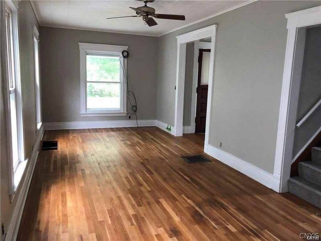 139 Strong Ave - Photo 2 of 14