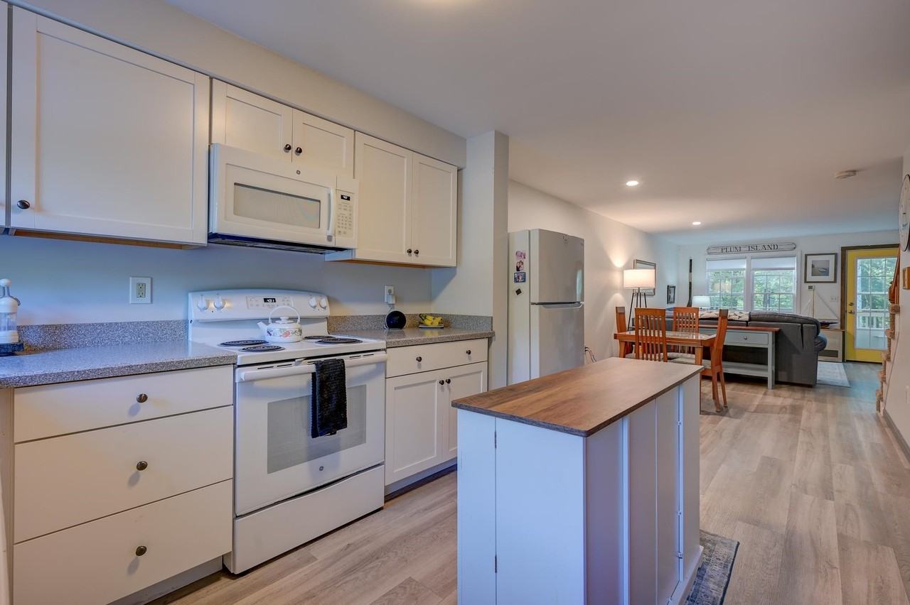78 Saco Pines Rd #10 - Photo 5 of 32