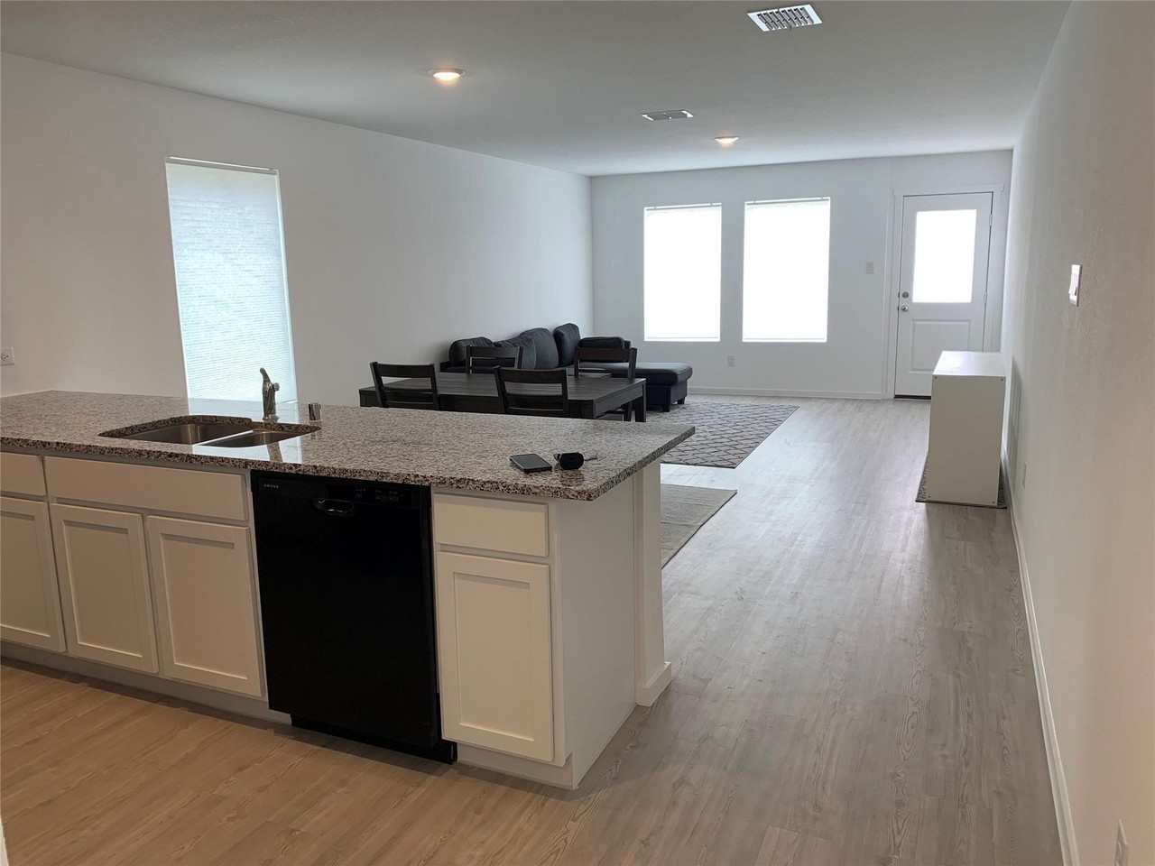 6226 Sanderling St - Photo 4 of 12
