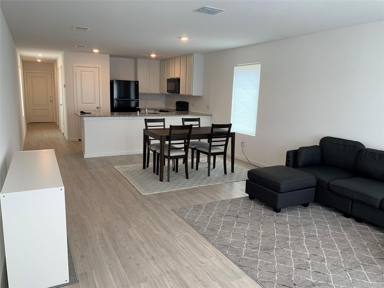6226 Sanderling St - Photo 5 of 12