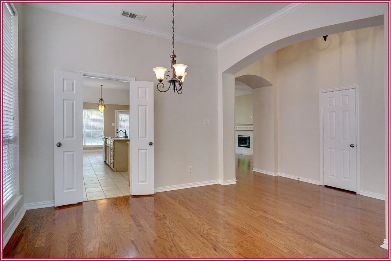 3917 Vernon Way - Photo 6 of 32