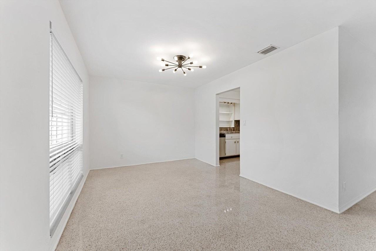 1341 Se 4th Ct - Photo 6 of 35