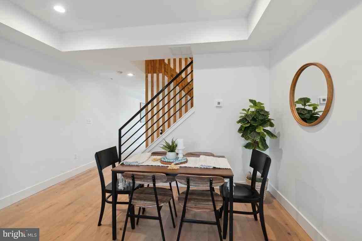 1207 Dellwood Ave - Photo 5 of 35
