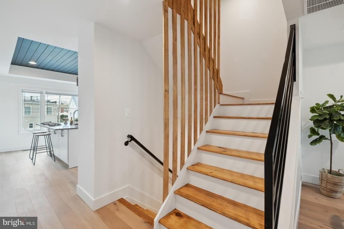 1207 Dellwood Ave - Photo 6 of 35