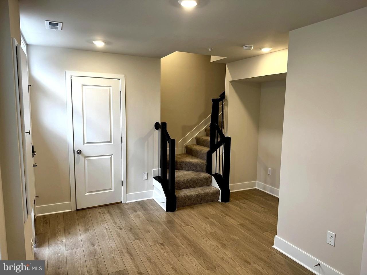 7817 Barrensdale Rd - Photo 6 of 31