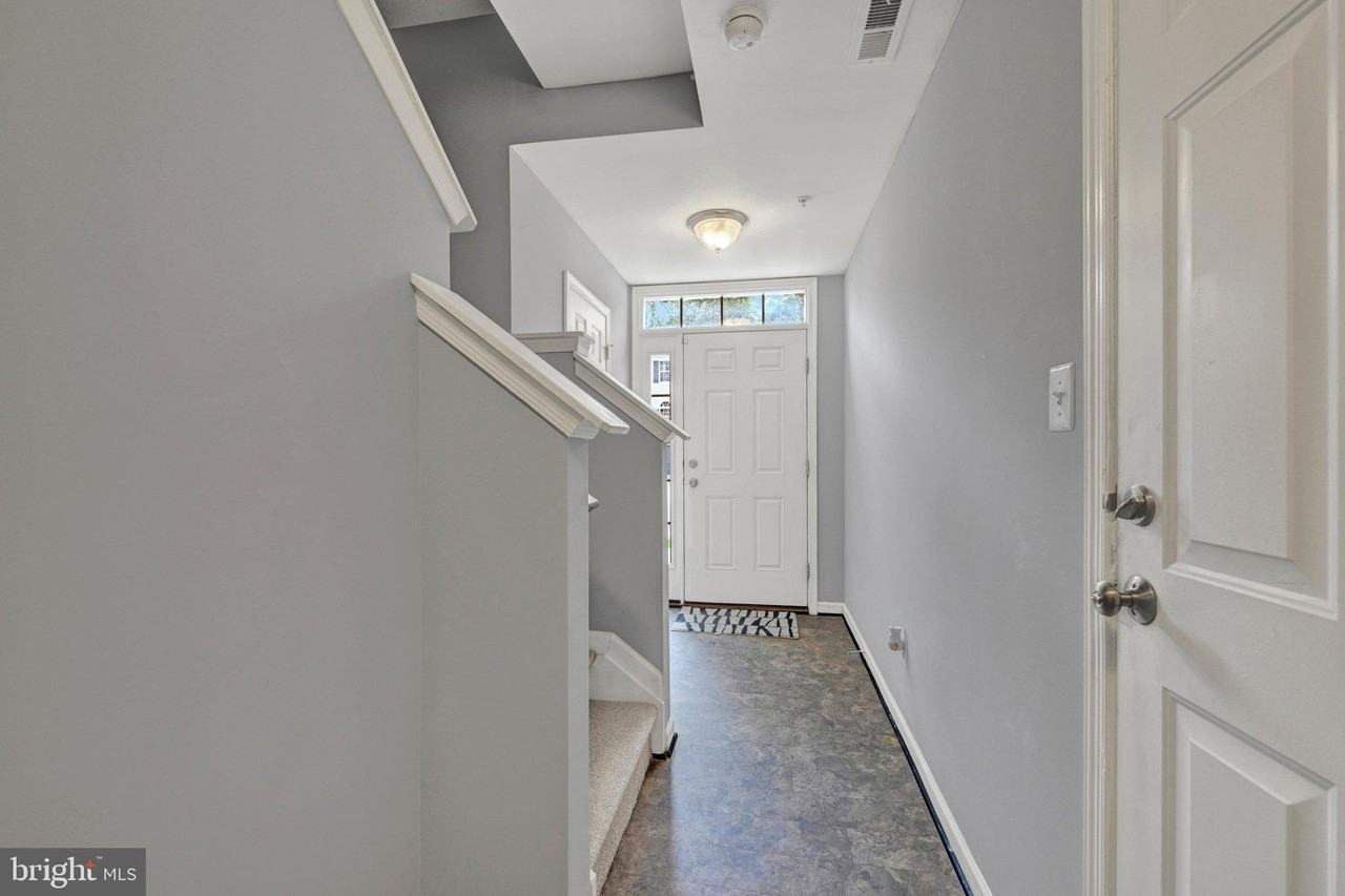 713 English Ivy Way - Photo 3 of 27