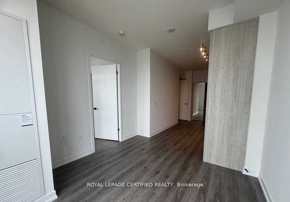 225 Commerce Street #5515 - Photo 2 of 7
