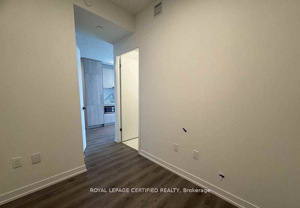 225 Commerce Street #5515 - Photo 6 of 7
