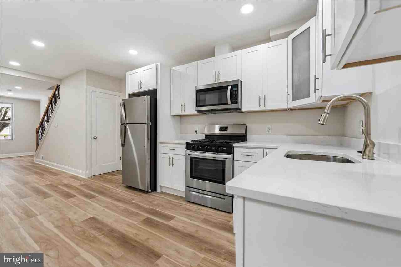 1924 S 21st St - Photo 3 of 15