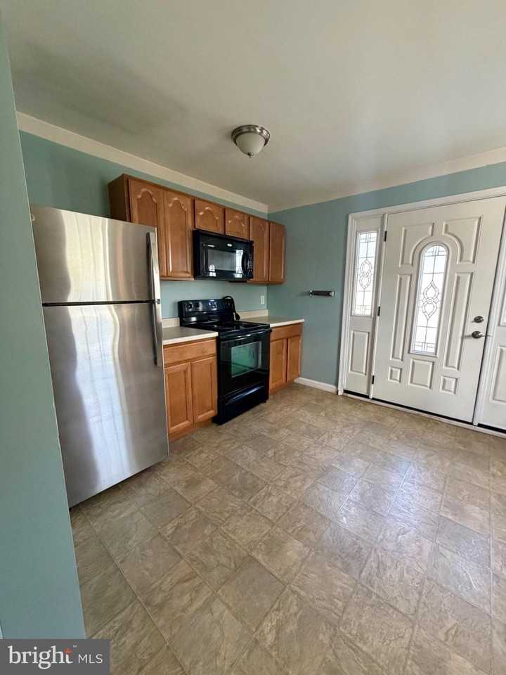 540 Monticello St #4 - Photo 2 of 15
