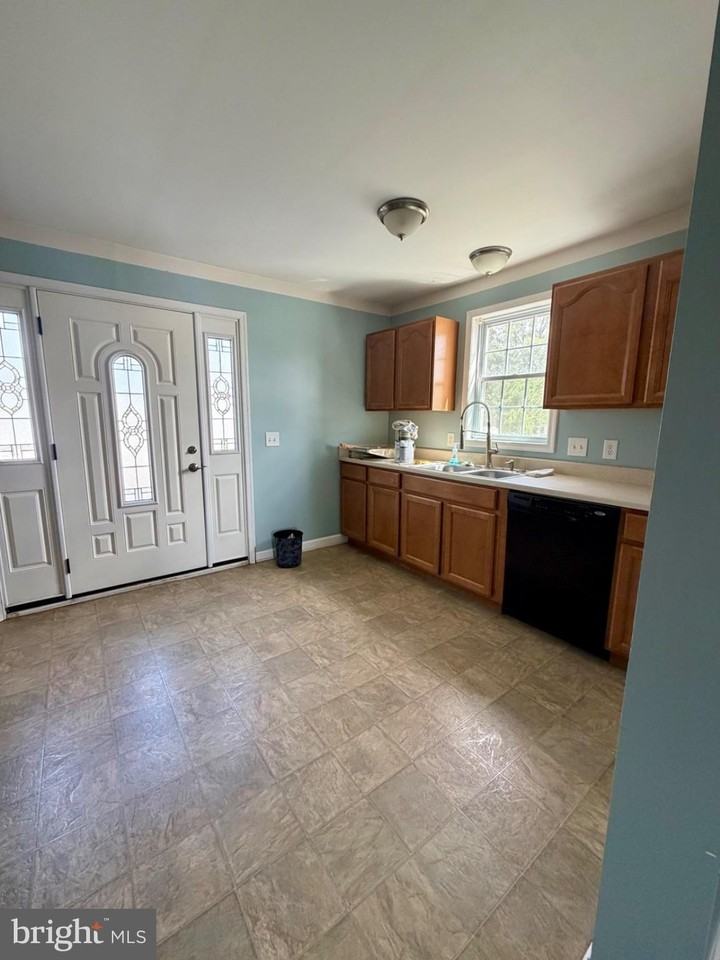 540 Monticello St #4 - Photo 3 of 15