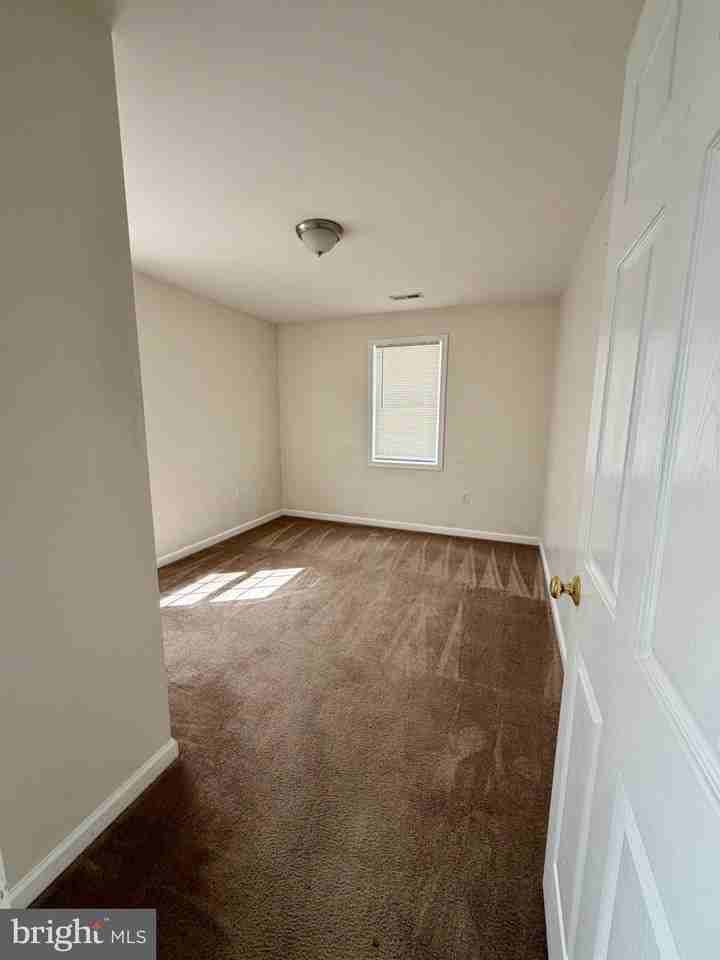 540 Monticello St #4 - Photo 7 of 15