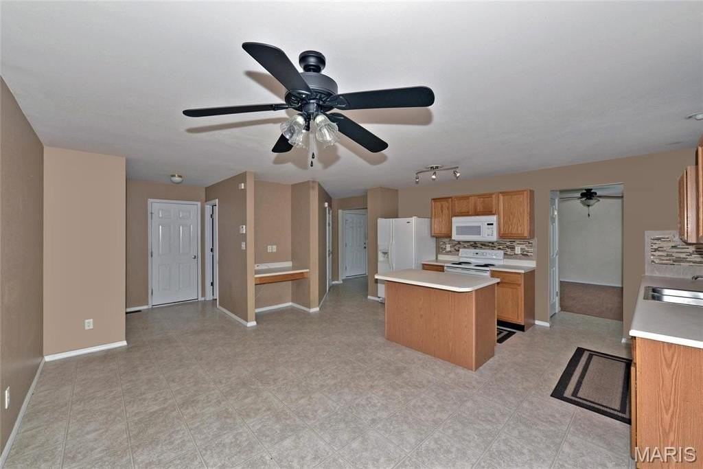 1225 Flintshire Ln - Photo 6 of 25
